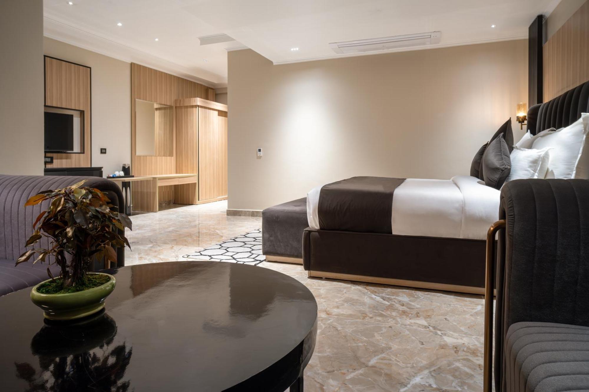 Alpine Hotel And Villas Дхарамсала Екстериор снимка
