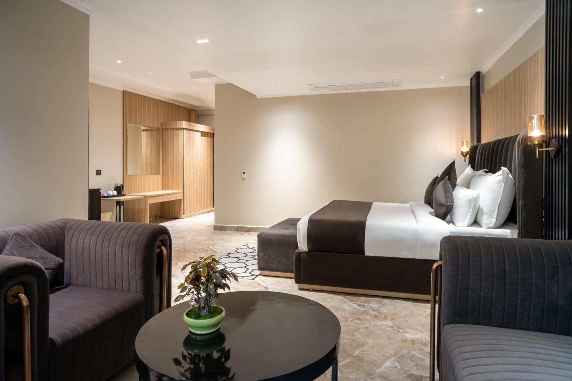 Alpine Hotel And Villas Дхарамсала Екстериор снимка